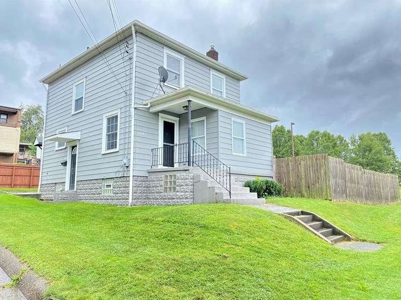 160 Wayne St, Baden, PA 15005-1951