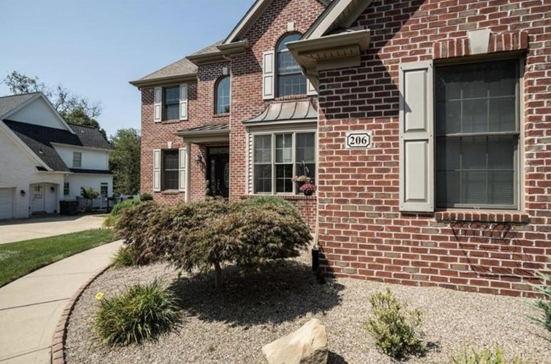 206 Crawford Ct, Seven Fields, PA 16046-9302