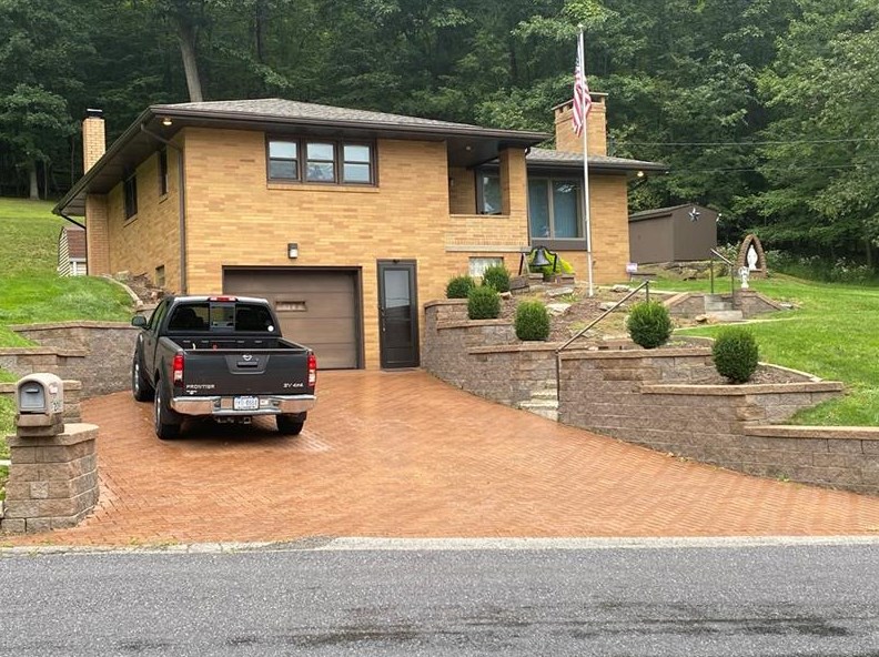 201 College Lodge Rd, Indiana, PA 15701