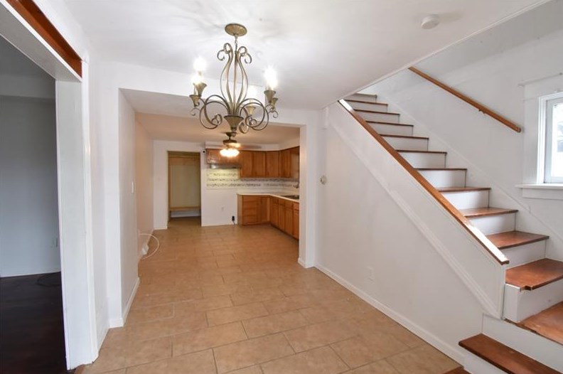 670 Penn St, Washington, PA 15301-3561