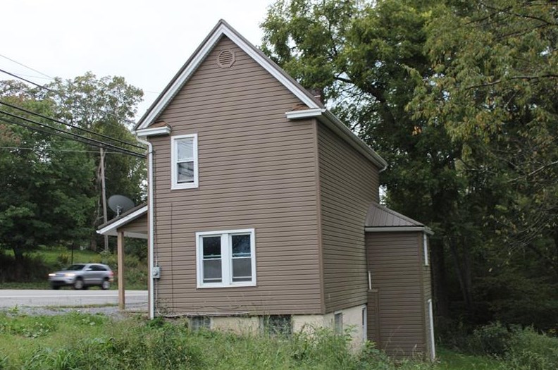127 Chicora Rd, Butler, PA 16001-2228