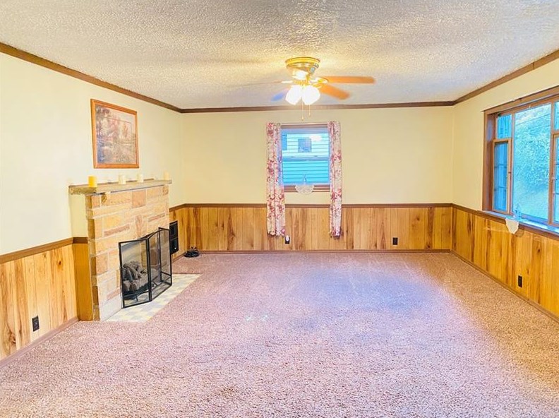 220 Beallsville Rd, Bentleyville, PA 15314