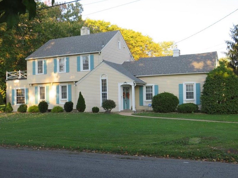 408 N Madison Ave, Grove City, PA 16127