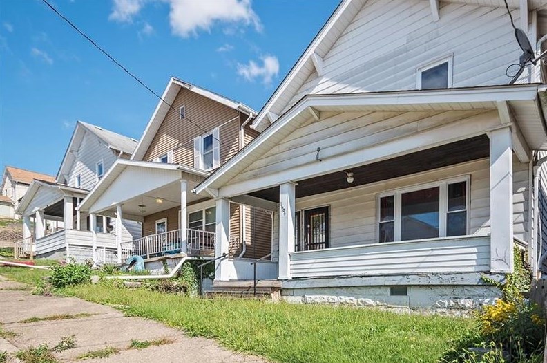 1604 Woodmont Ave, New Kensington, PA 15068