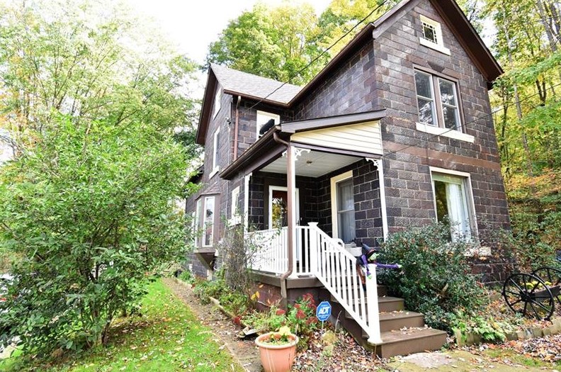 58 Franklin St, Stoneboro, PA 16153