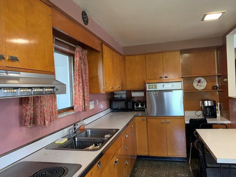 1333 Nash Ave, Monessen, PA 15062-1938