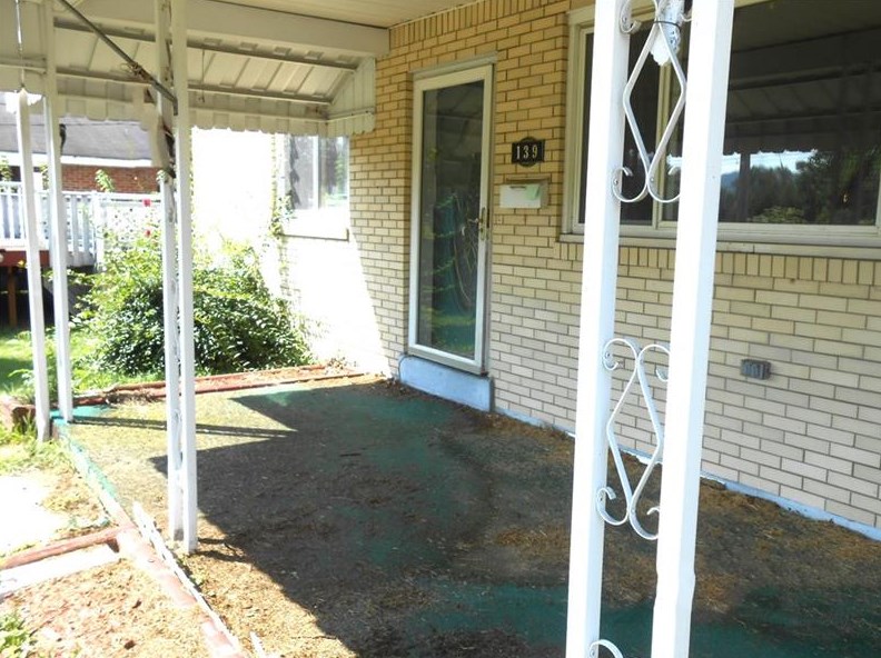 139 N Duquesne Ave, Cheswick, PA 15024