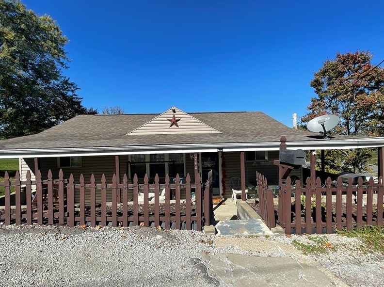 744 Buena Vista St, Washington, PA 15301-5314