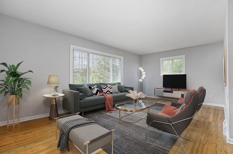 225 Sunset Dr, Beaver Falls, PA 15010