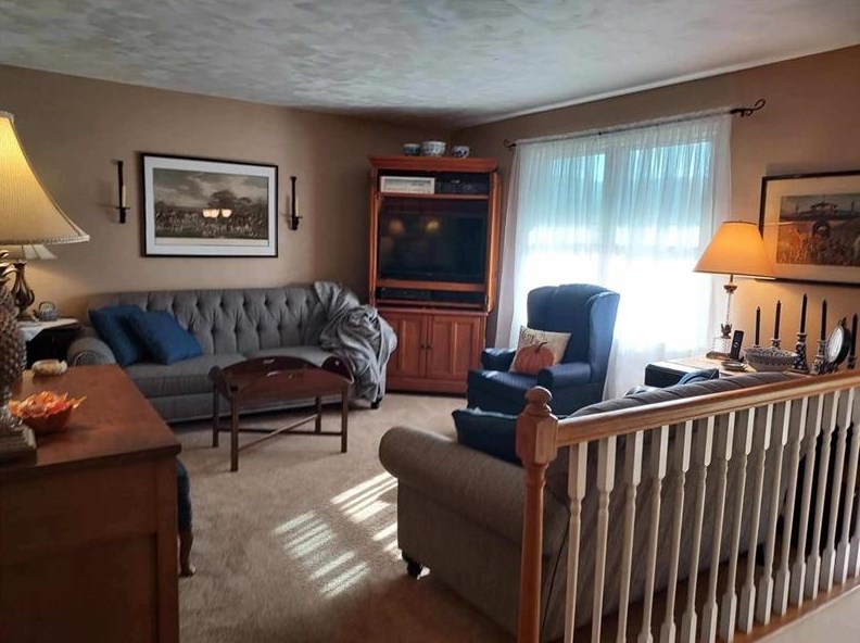 945 Lincoln Ave, Springdale, PA 15144