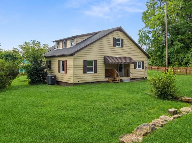 200 N Church St, Mount Pleasant, PA 15666