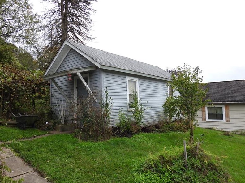 109 Hilliard Ave, Chicora, PA 16025