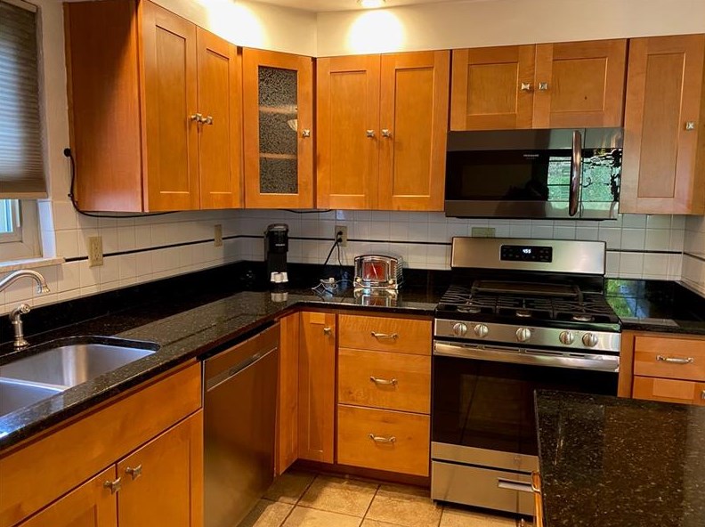 411 College Park Dr, Monroeville, PA 15146-1535