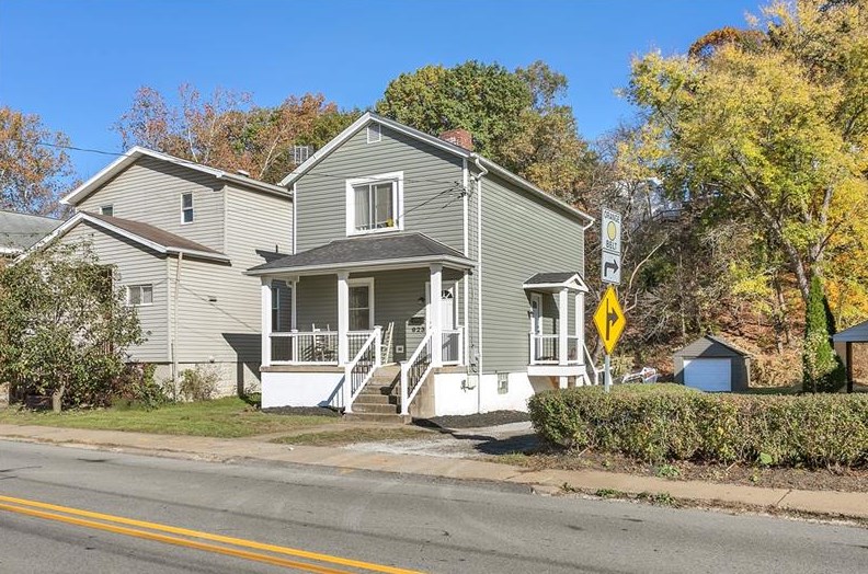 923 Mclaughlin Run Rd, Bridgeville, PA 15017-2528