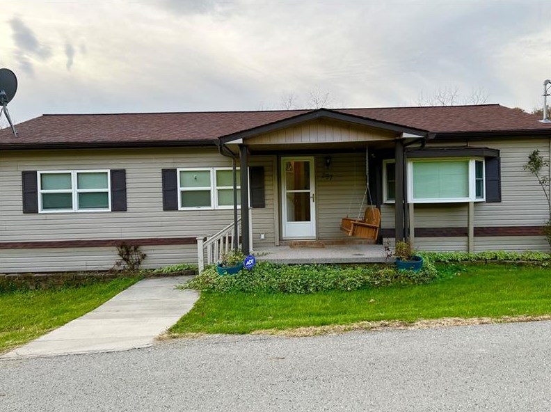 297 Woodies Rd, Waynesburg, PA 15370-2672