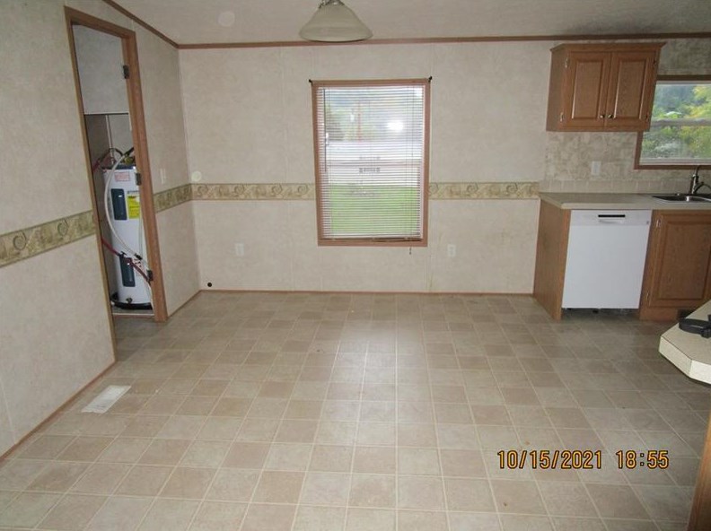 182 Hill Top Manor, Shelocta, PA 15774