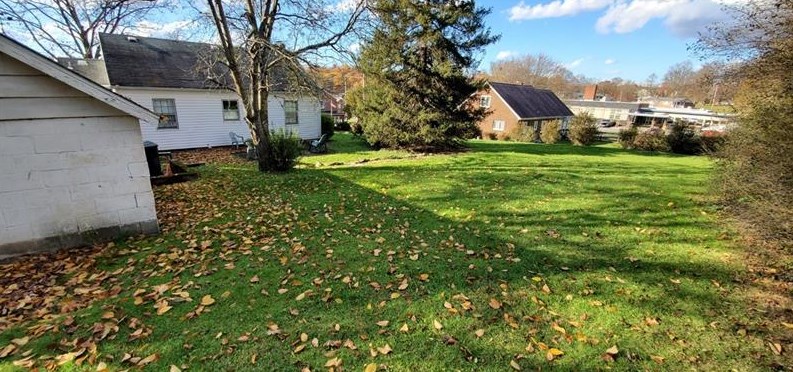 761 Massachusetts St, Ellwood City PA  16117-1428 exterior