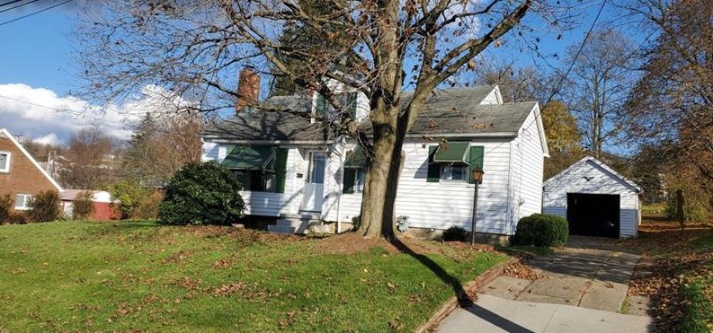 761 Massachusetts St, Ellwood City PA  16117-1428 exterior