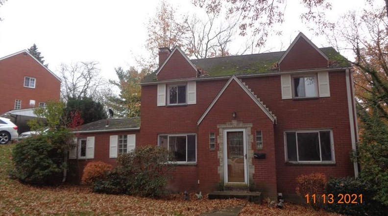 735 Hawthorne Dr, Penn Hills, PA 15235