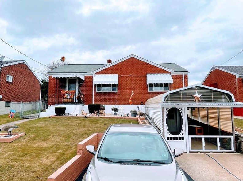 34 Fairview St, Oliphant Furnace, PA 15401-2328