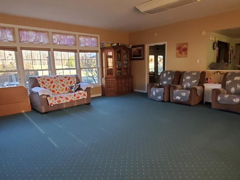 882 Thompson Rd, Chicora, PA 16025-4616