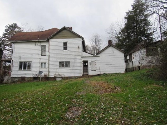 200 Jones St, Everson, PA 15631-1144