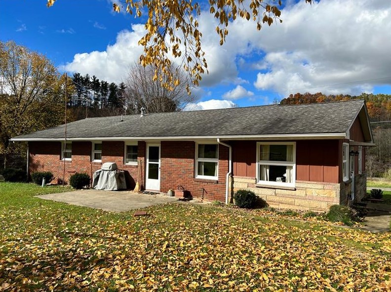 56 Leisure Rd, New Bethlehem, PA 16242-2022