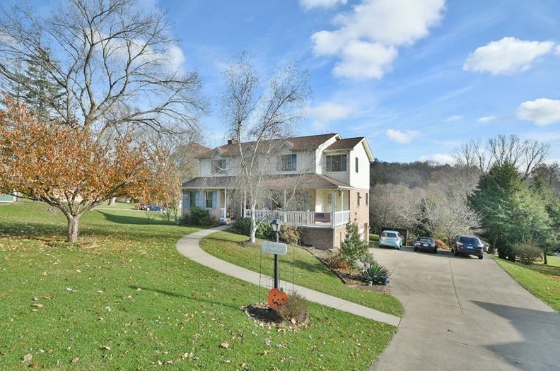1414 Gabby Ave, Washington, PA 15301-5922