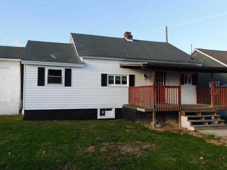 304 3rd St East, Fredericktown, PA 15333