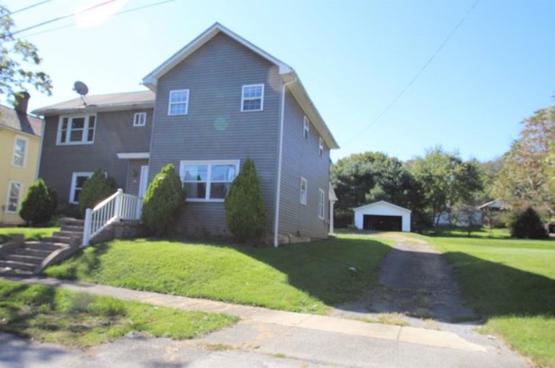 325-335 Mercer St, Volant, PA 16156-6935