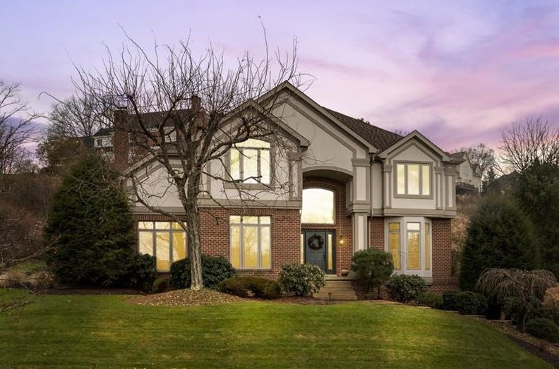 2011 W Grove Dr, Gibsonia, PA 15044