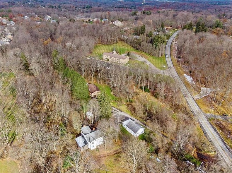 3261 Wexford Rd, Gibsonia, PA 15044