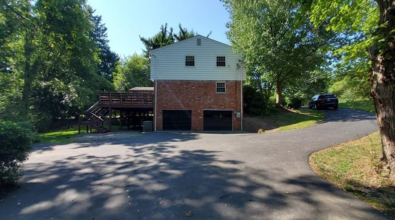 4137 Ewalt Rd, Gibsonia, PA 15044