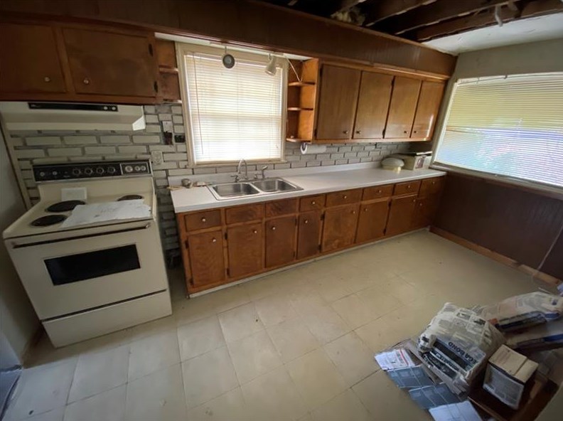 1947 Jefferson St, New Castle PA  16102-1622 exterior