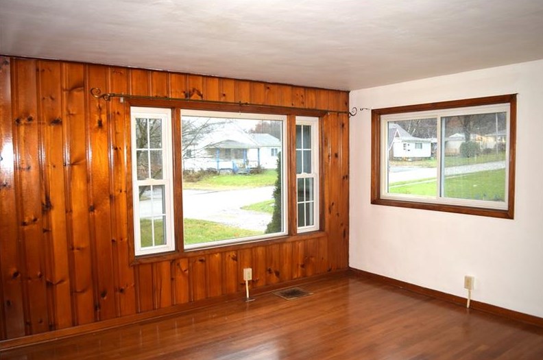 551 E Beaver St, Mercer, PA 16137