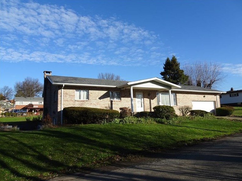 196 Lincoln Ave, Mount Pleasant, PA 15666