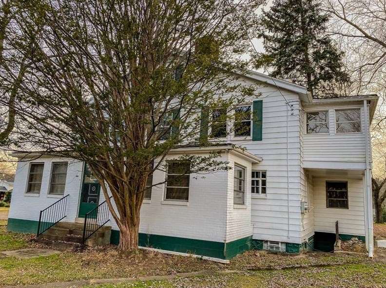 4218 Middle Rd, Allison Park, PA 15101-1223
