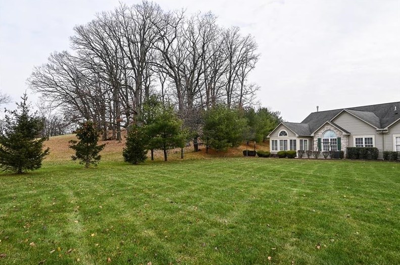 1103 Cobblestone Ln, Valencia, PA 16059-1442
