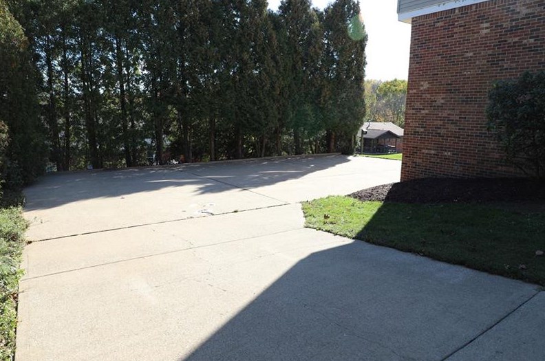 117 Bryan Dr, Greensburg, PA 15601-4923