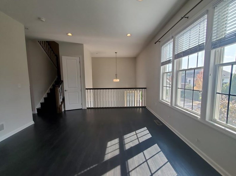 1300 Village Ln, Bridgeville, PA 15017