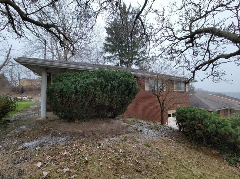 264 Brighton St, East Pgh, PA 15112-1323
