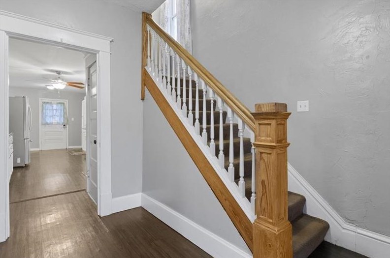 432 Glen Ave, Ellwood City, PA 16117-2328