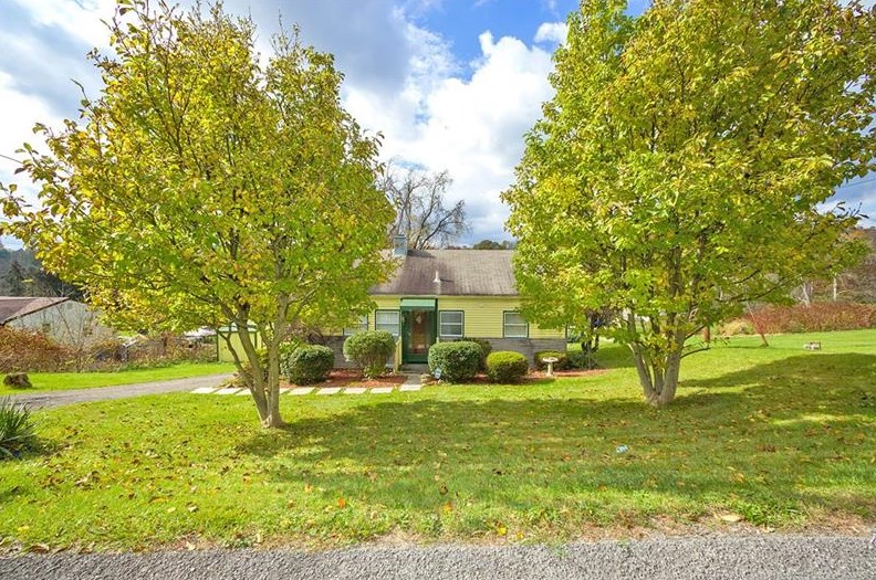 5984 Library Rd, Bethel Park, PA 15102-3312