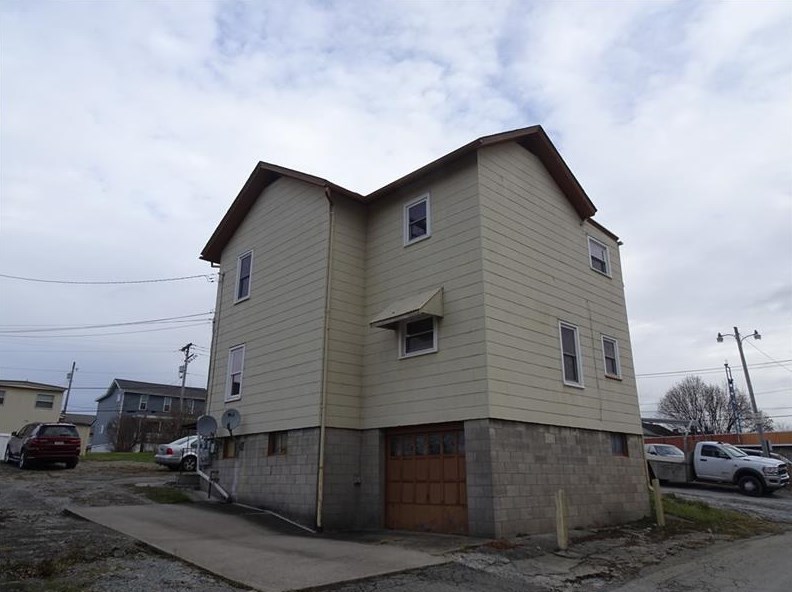716 Otterman St, Greensburg, PA 15601-2131
