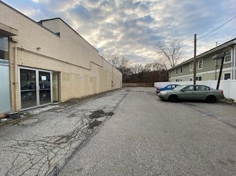 421-427 Freeport St, New Kensington, PA 15068