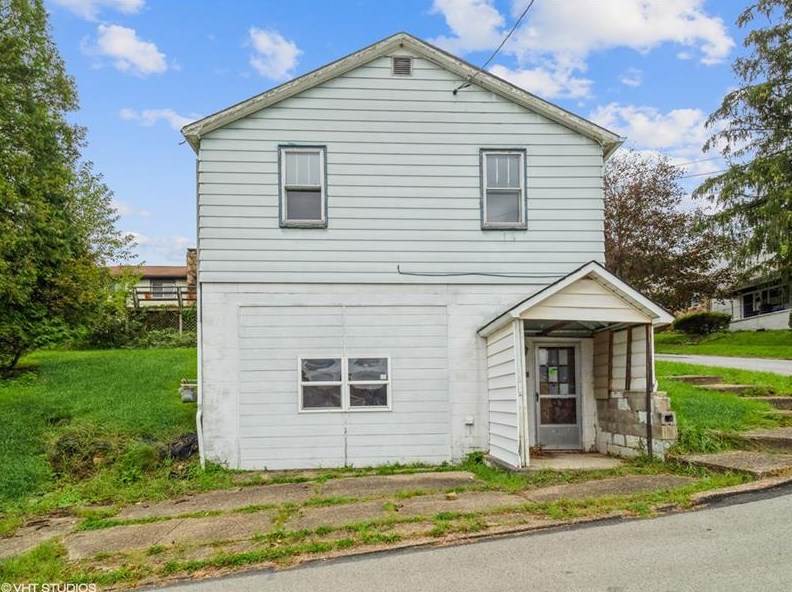 298 N 11th St, Indiana, PA 15701