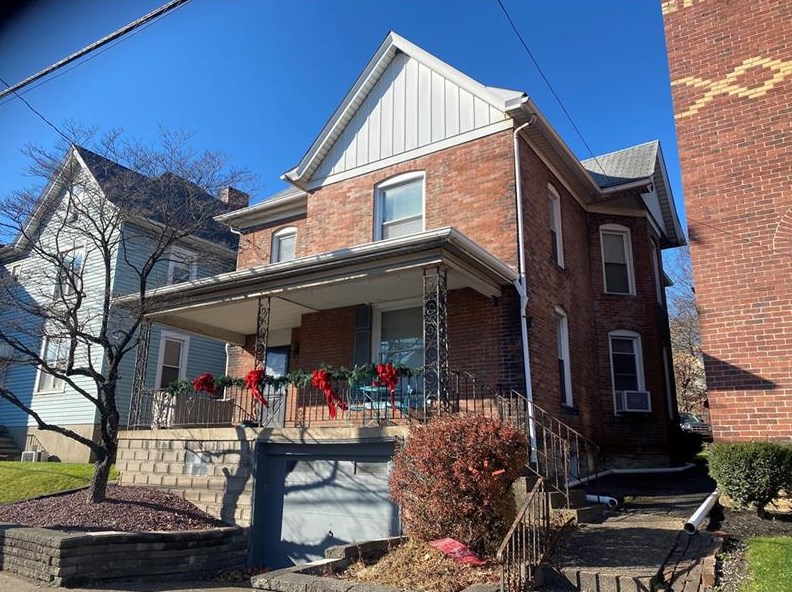 15 S 4th, Youngwood, PA 15697
