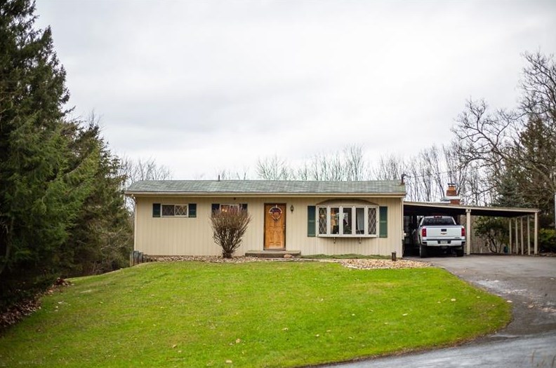 215 Dodds Rd, Butler, PA 16002-8811