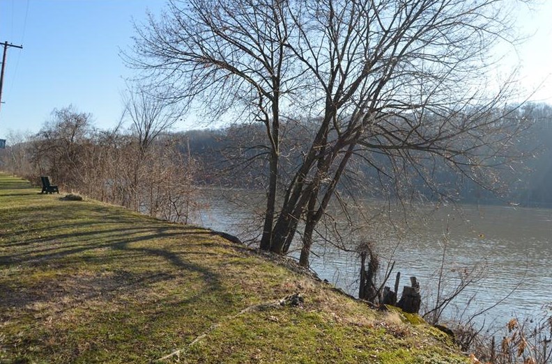 1021 1st Ave, Brackenridge, PA 15014-1505