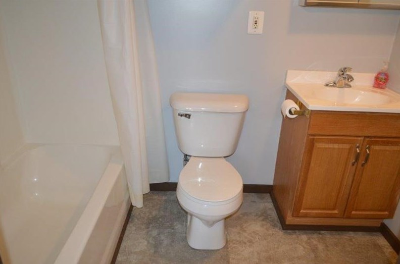 740-740 Broad St, Washington PA exterior